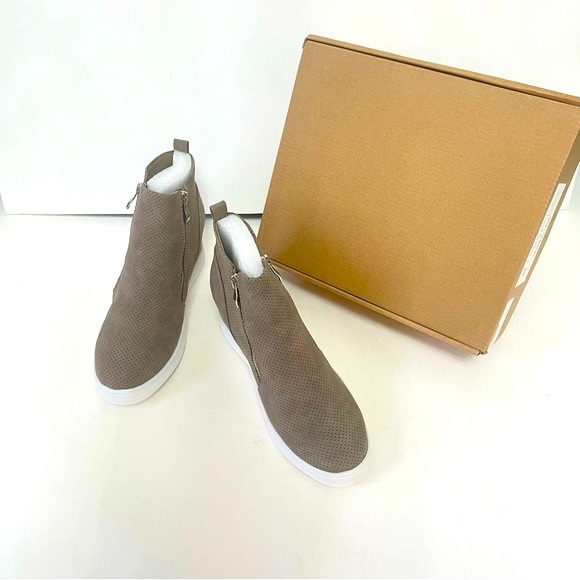 Journee Collection JOURNEE Penelope Wedge Heel Sneaker In Taupe New In Box - Picture 2 of 13